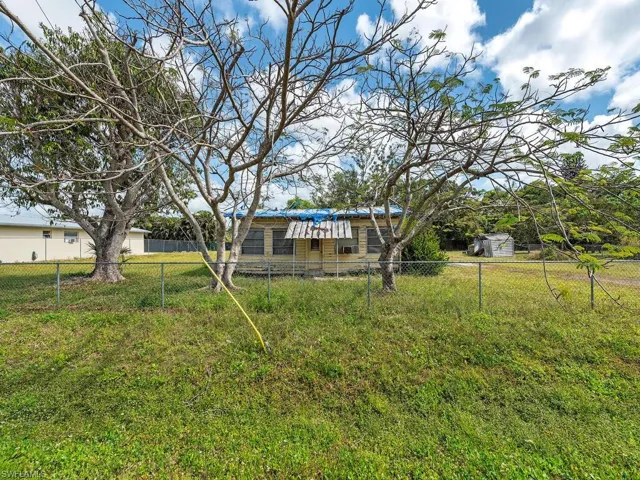 Bayside St, Naples Fl 34112