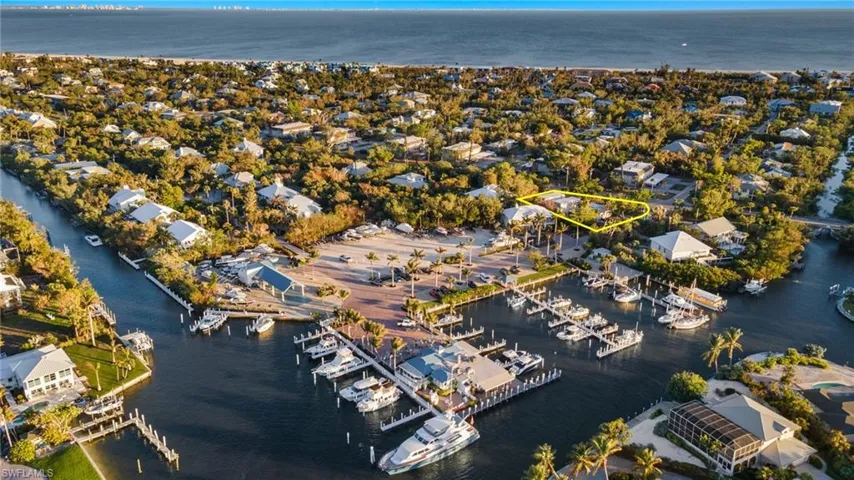 Aerial View Marina/Bay