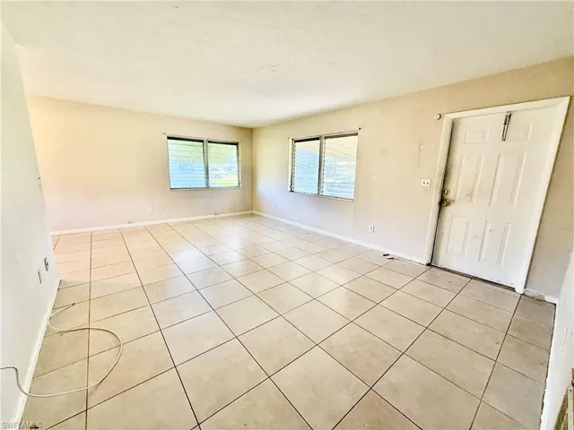 27 Apache St, Lehigh Acres, Florida 33936