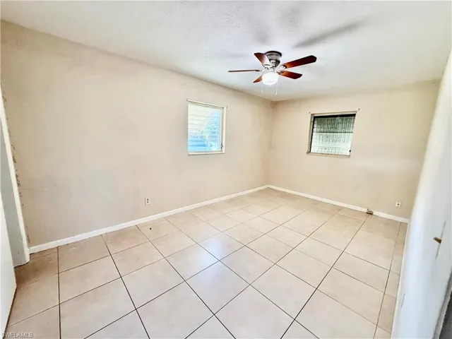 27 Apache St, Lehigh Acres, Florida 33936