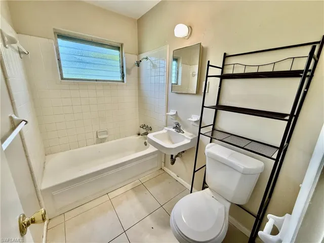 27 Apache St, Lehigh Acres, Florida 33936