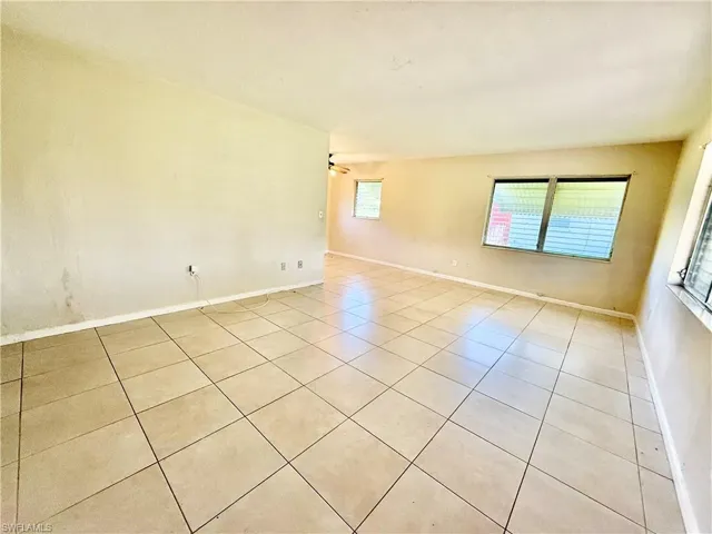 27 Apache St, Lehigh Acres, Florida 33936
