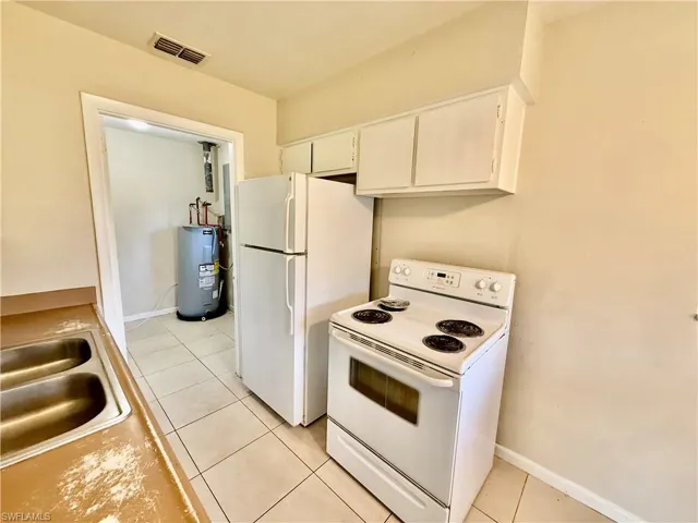 27 Apache St, Lehigh Acres, Florida 33936