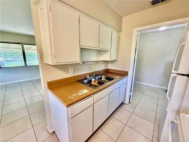 27 Apache St, Lehigh Acres, Florida 33936