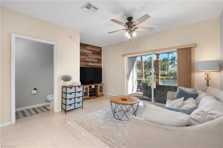 8068 Pacific Beach Dr, Fort Myers Fl 33966