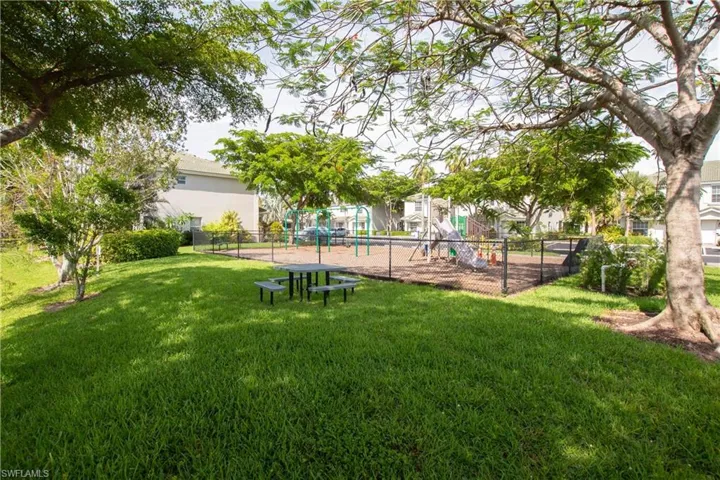 8068 Pacific Beach Dr, Fort Myers Fl 33966