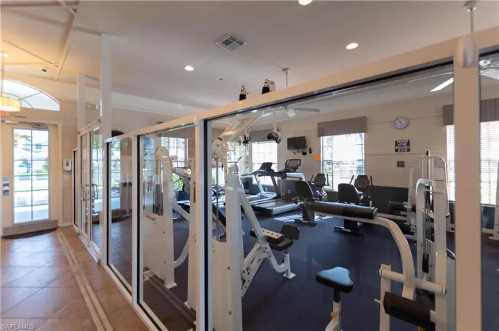 8068 Pacific Beach Dr, Fort Myers Fl 33966