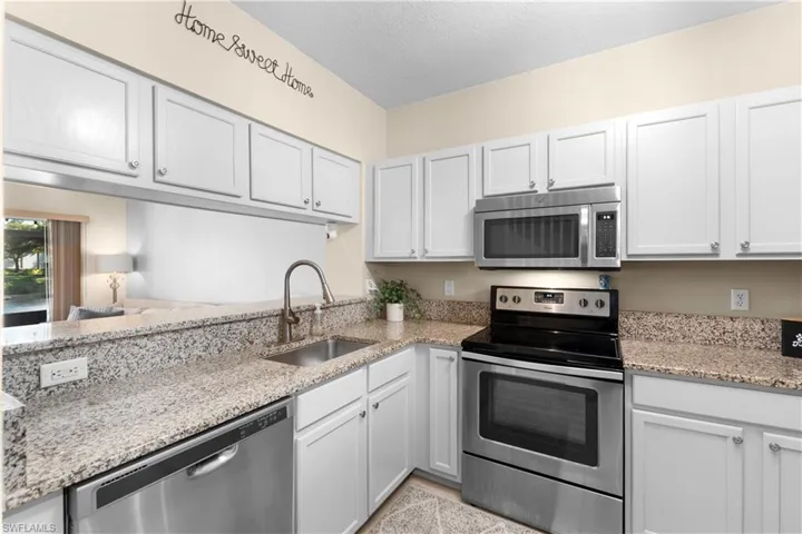 8068 Pacific Beach Dr, Fort Myers Fl 33966