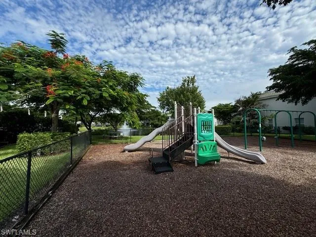 8068 Pacific Beach Dr, Fort Myers Fl 33966