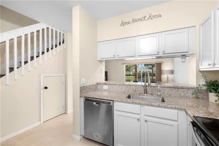 8068 Pacific Beach Dr, Fort Myers Fl 33966