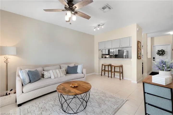 8068 Pacific Beach Dr, Fort Myers Fl 33966
