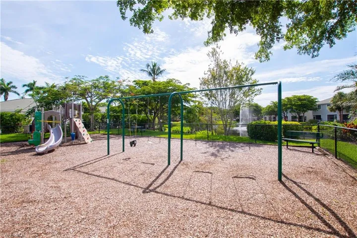 8068 Pacific Beach Dr, Fort Myers Fl 33966