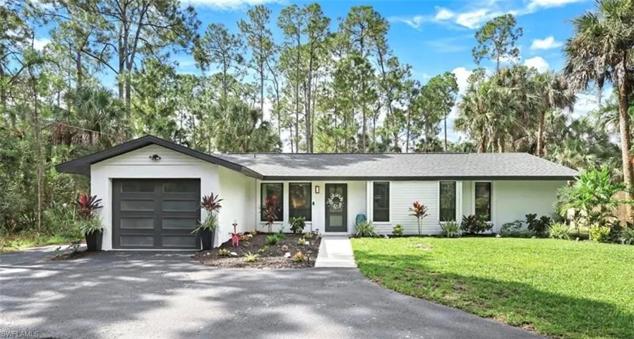 4400  11th SW AVE, Naples, FL 34116