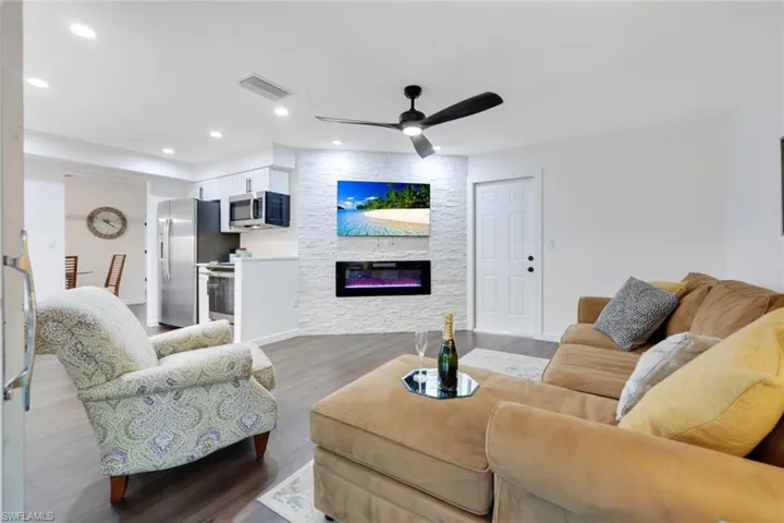 4400  11th SW AVE, Naples, FL 34116