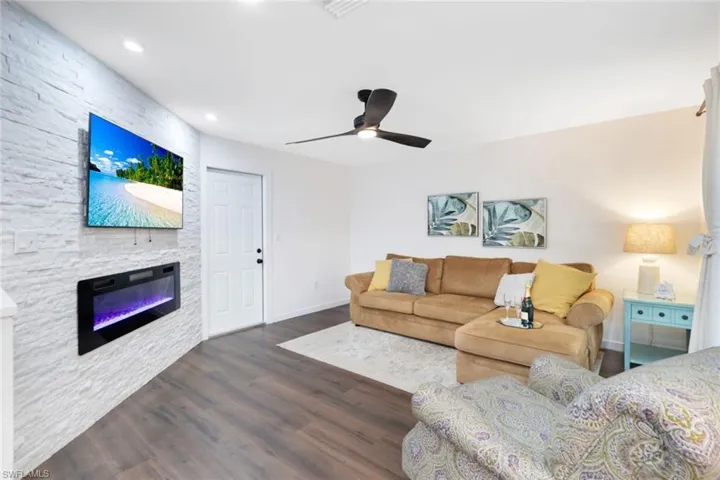 4400  11th SW AVE, Naples, FL 34116