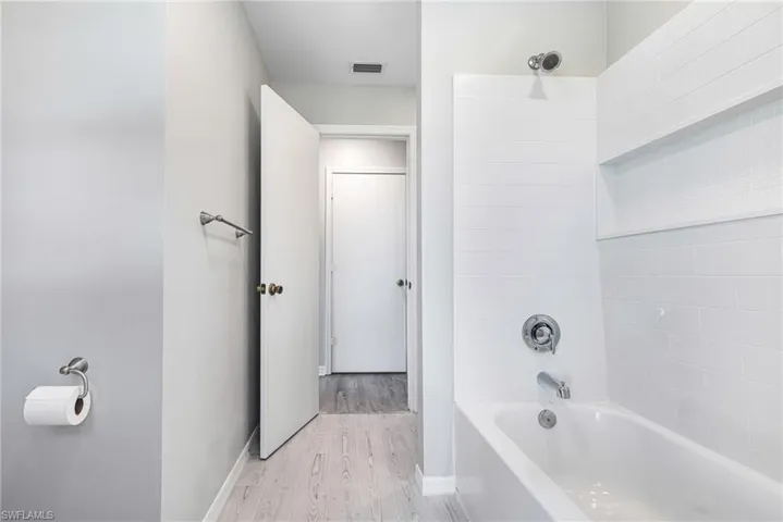 1013 Ne 11th St, Cape Coral Fl 33909