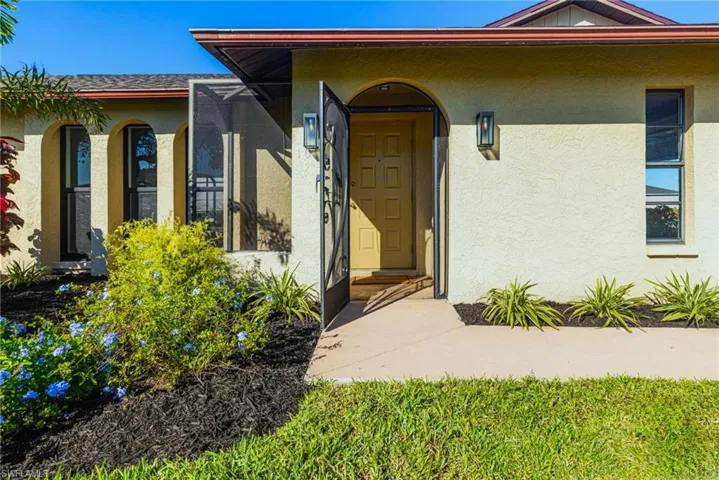 1013 Ne 11th St, Cape Coral Fl 33909