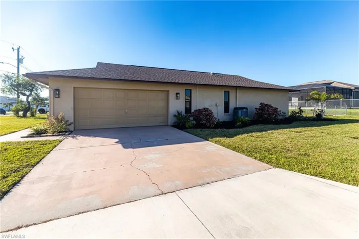 1013 Ne 11th St, Cape Coral Fl 33909