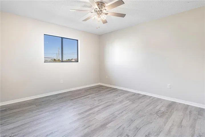 1013 Ne 11th St, Cape Coral Fl 33909