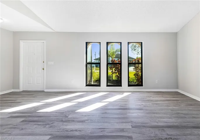 1013 Ne 11th St, Cape Coral Fl 33909