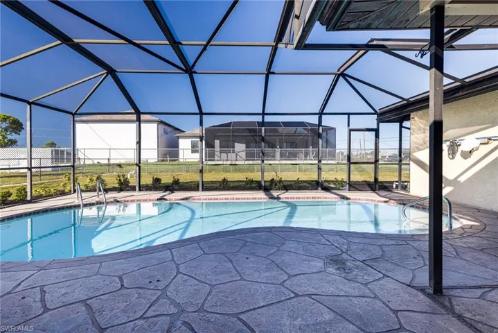1013 Ne 11th St, Cape Coral Fl 33909
