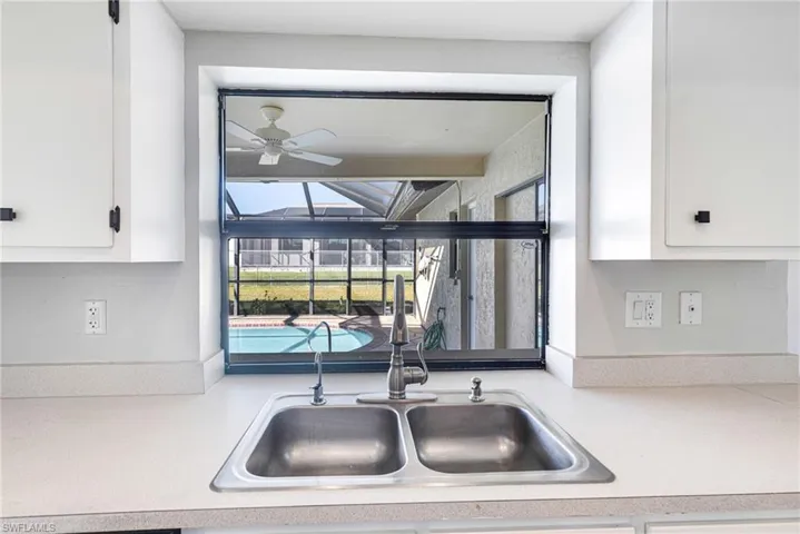 1013 Ne 11th St, Cape Coral Fl 33909