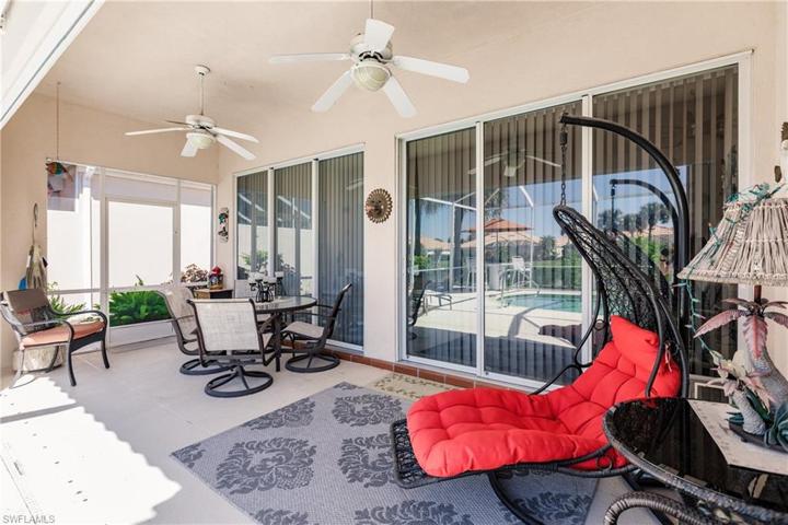 Spacious covered lanai.