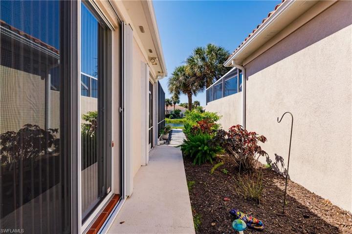 4285 Montalvo CT, NAPLES FL 34109