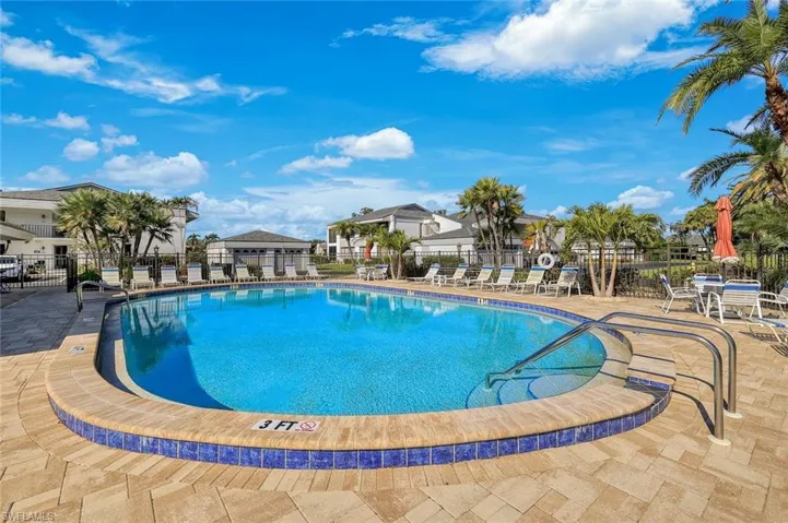 Community Pool (Geo Thermal Heated) Large Spa (not shown)