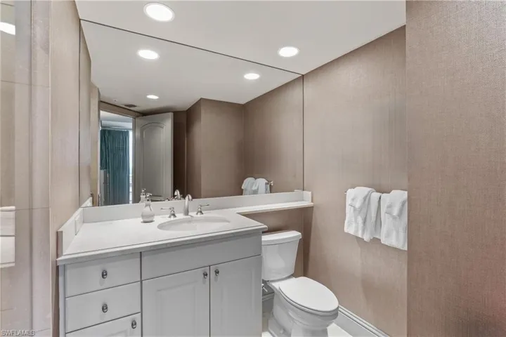 guest bath 4