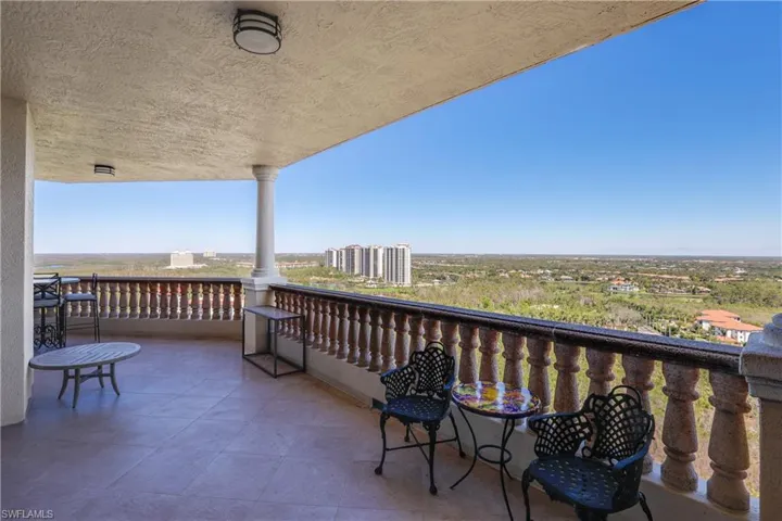 sweeping blaclony with access of kitchen/den Bedroom