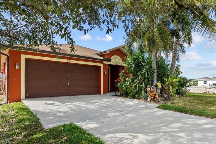 4285  20th NE ST, Naples, FL 34120
