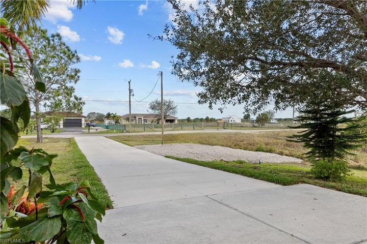 4285  20th NE ST, Naples, FL 34120