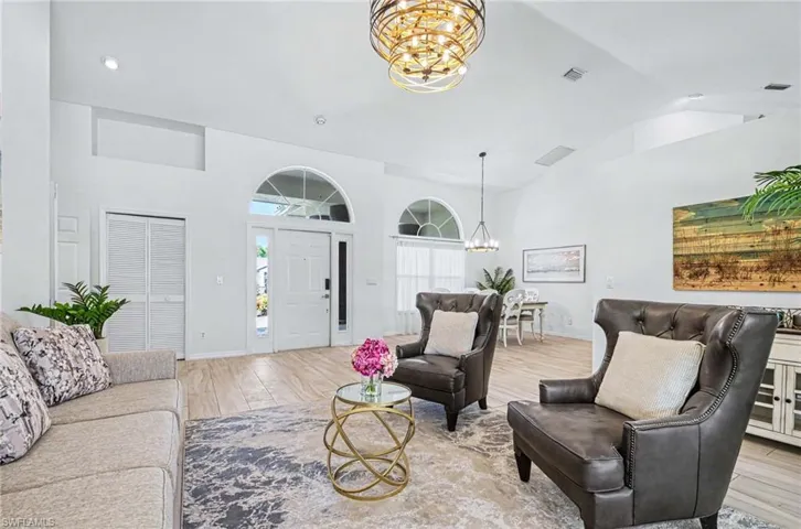 196 Palmetto Dunes Cir, Naples, Florida 34113