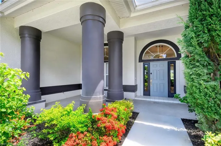 196 Palmetto Dunes Cir, Naples, Florida 34113