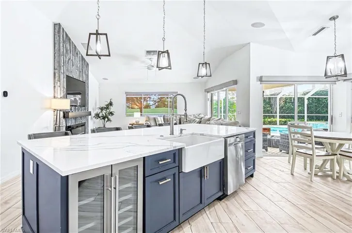 196 Palmetto Dunes Cir, Naples, Florida 34113