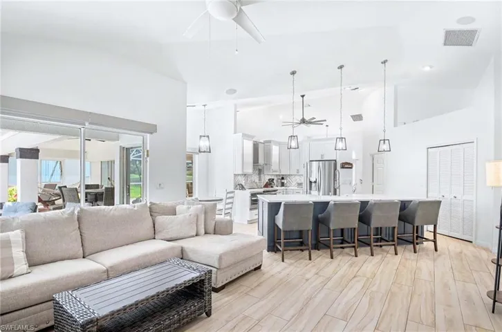 196 Palmetto Dunes Cir, Naples, Florida 34113