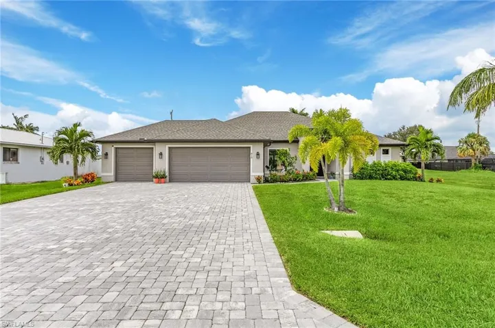 818 SW 9th  CT, Cape Coral, FL 33991