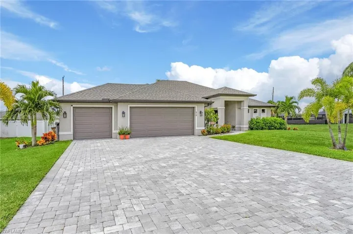 818 SW 9th  CT, Cape Coral, FL 33991