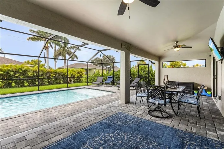 818 SW 9th  CT, Cape Coral, FL 33991