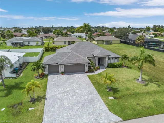 818 SW 9th  CT, Cape Coral, FL 33991