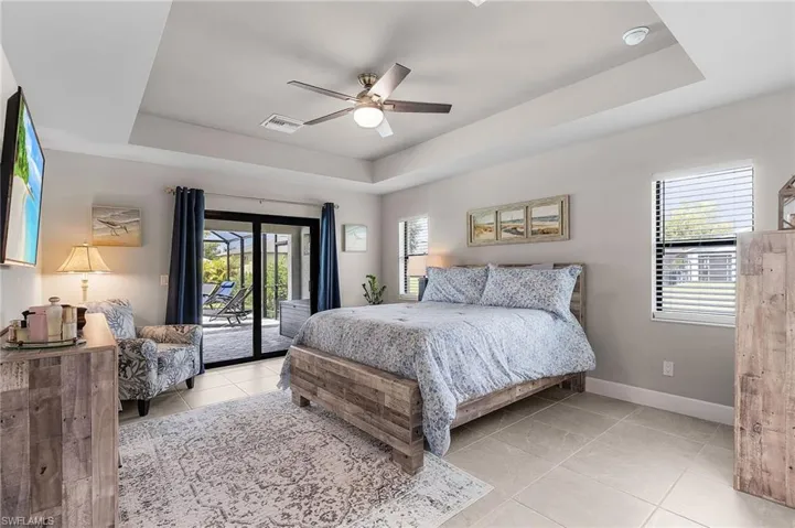 818 SW 9th  CT, Cape Coral, FL 33991