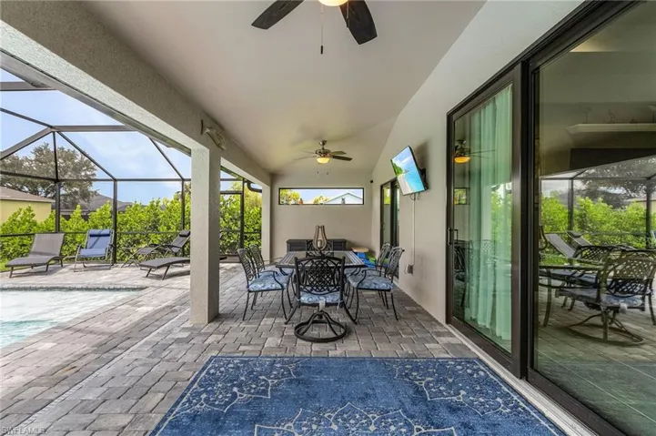 818 SW 9th  CT, Cape Coral, FL 33991
