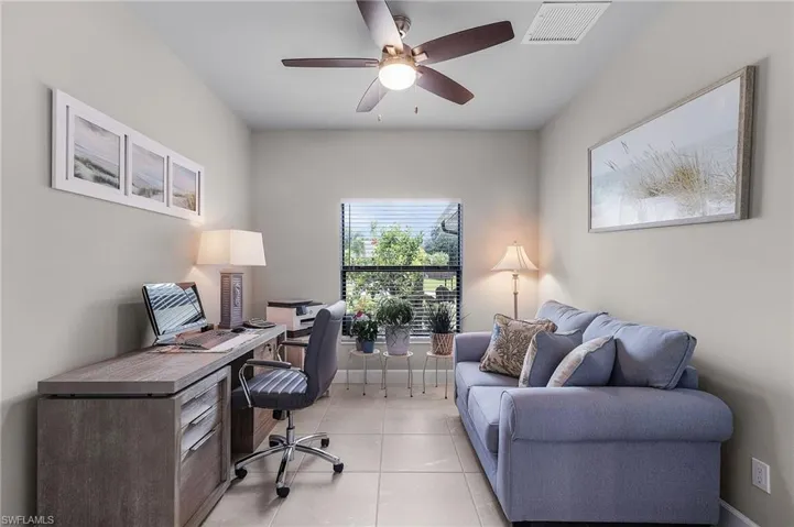 818 SW 9th  CT, Cape Coral, FL 33991