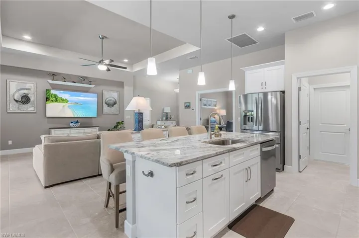 818 SW 9th  CT, Cape Coral, FL 33991