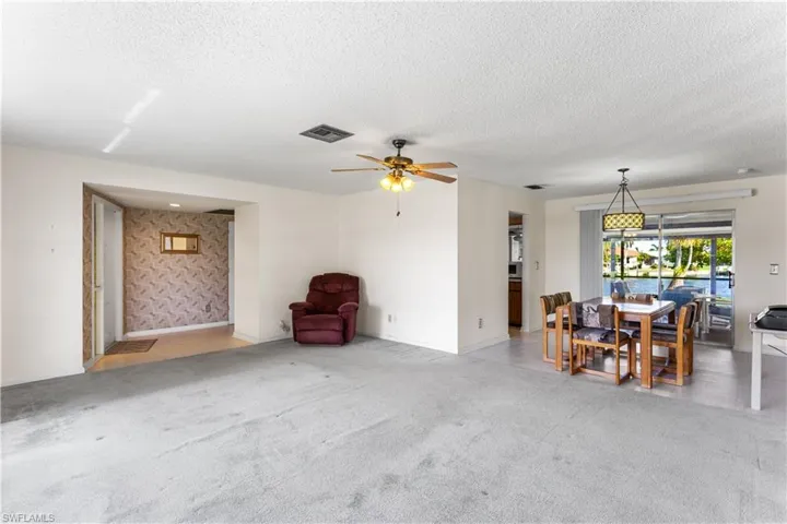 2155 Se 20th Pl, Cape Coral Fl 33990