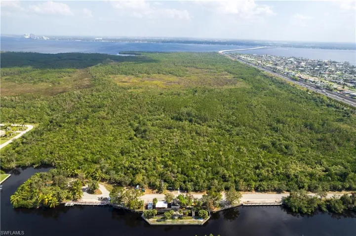 Walking distance to FOUR MILE COVE ECO PRESERVE just across the canal