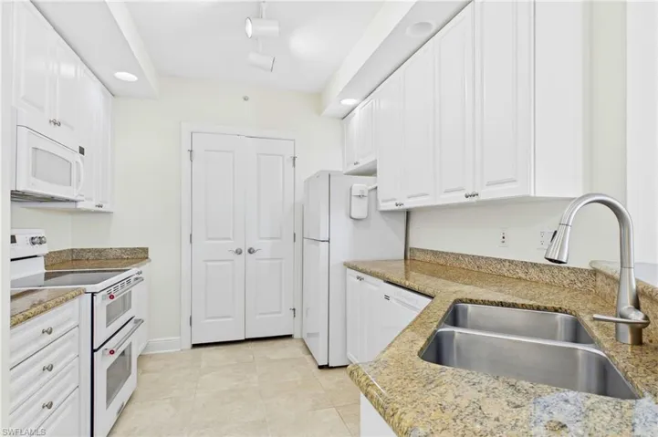 2825 Palm Beach Blvd 519, Fort Myers, Florida 33916
