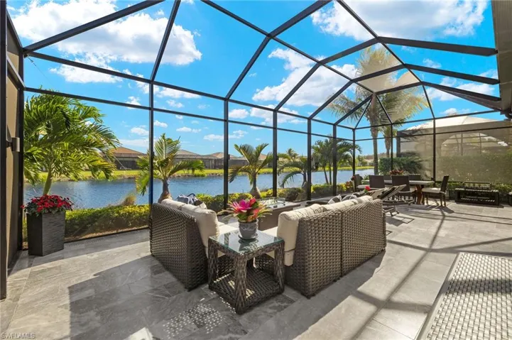 This marble flooring is simply exquisite, as is the over 100 sq ft size of this extended rear lanai space!