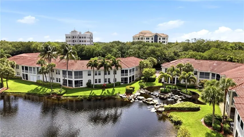 300 L Ambiance Cir 102, Naples, Florida 34108